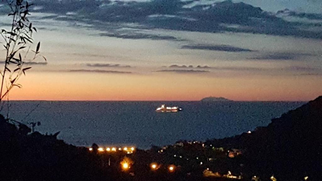 Cap Corse Uribellinu 2 Formule Petit Dejeuner Santa-Maria-di-Lota Екстериор снимка